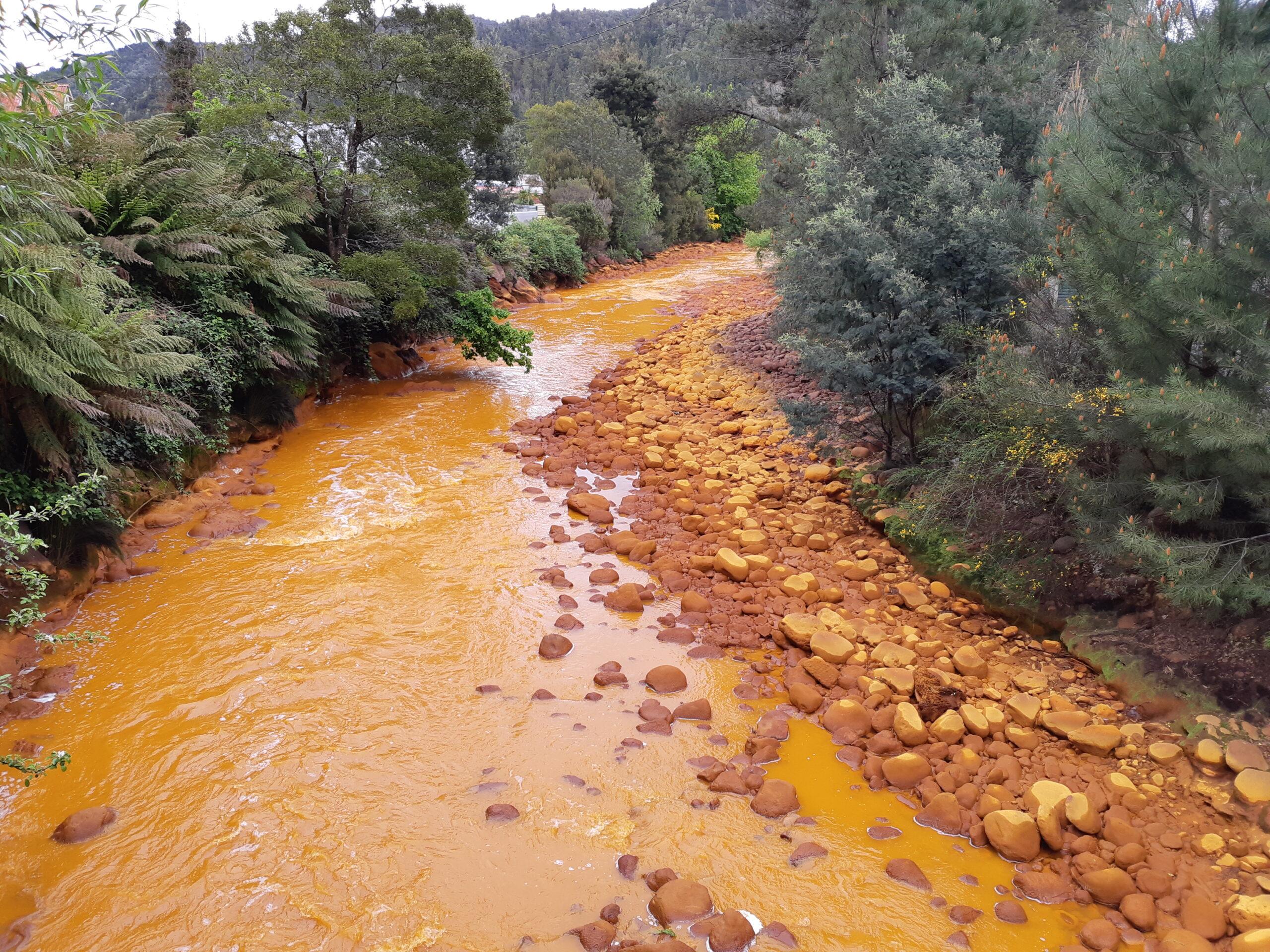 Where Does Acid Mine Drainage/Acid and Metalliferous Drainage Come From? 1 Okane Consultants mine closure